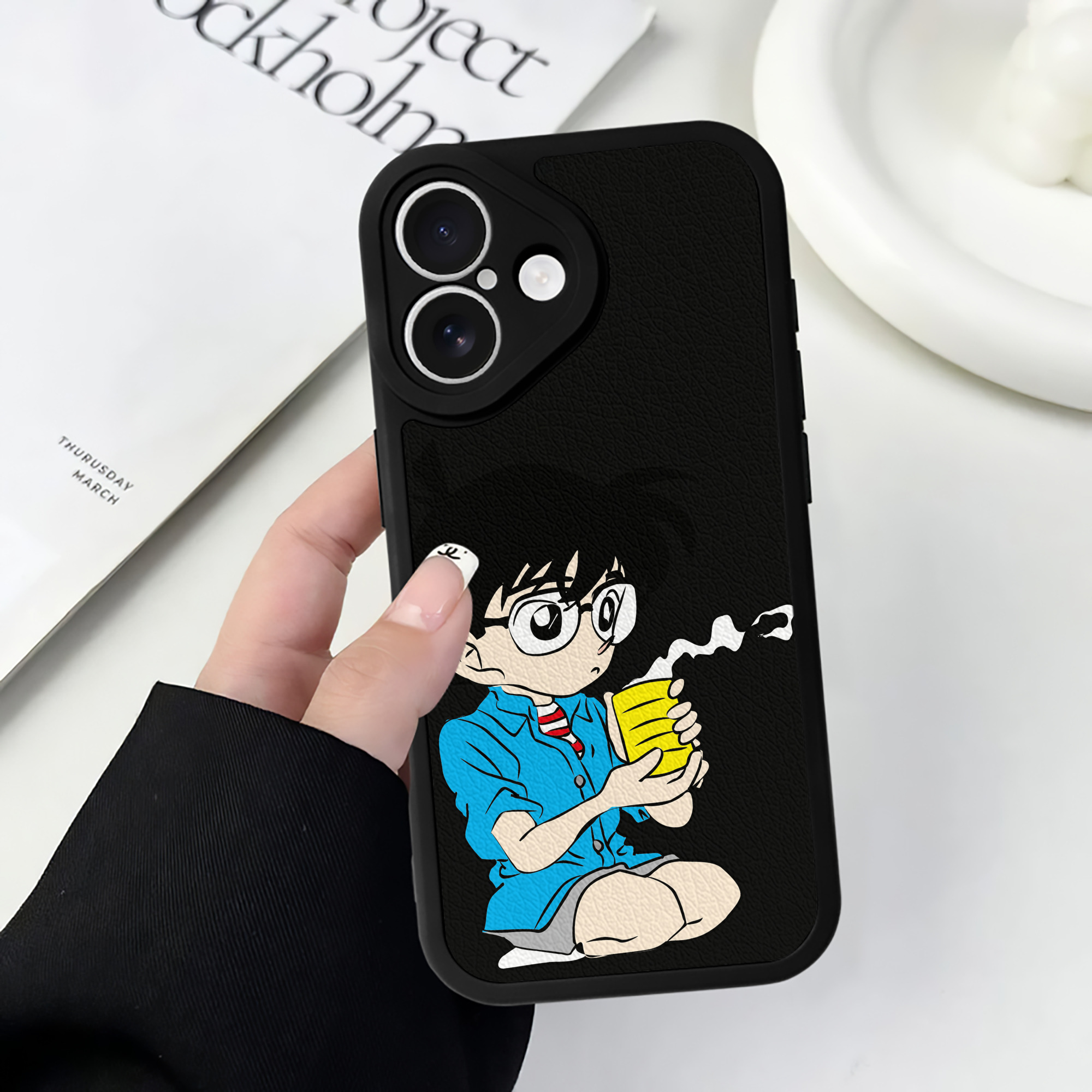 （画像用） 名探偵コナン 江戸川 コナン Detective Conan Conan Edogawa 【iPhone 16シリーズ対応】シリコンスマホケース（レザー調） 材質：シリコン